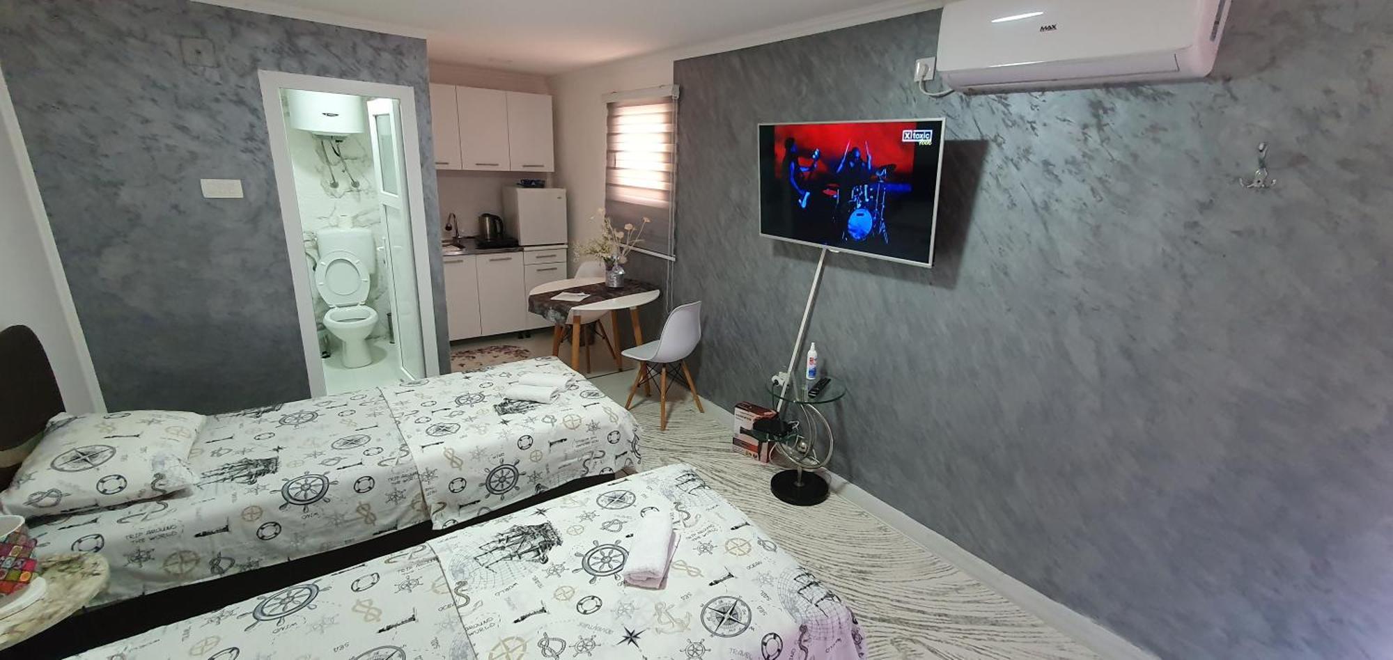 Cozzy Apartment Near The Aiport Podgorica Exterior photo